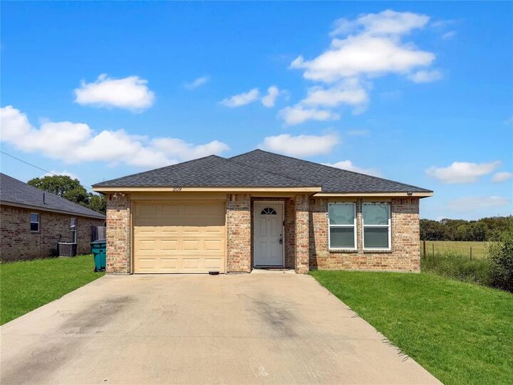 Photo de la propriété:  309 E 2nd Street  TX 76064 