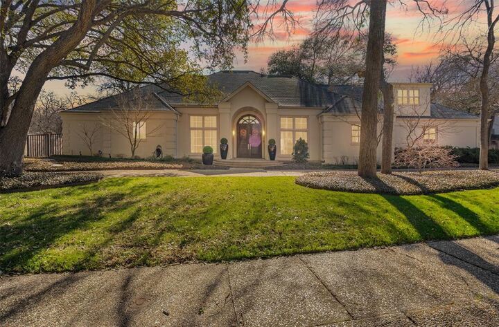 Property Photo: 3951 Sarita Park TX 76109