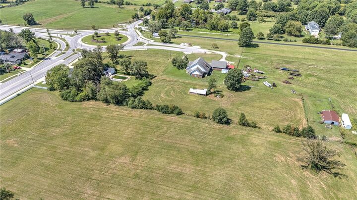 Property Photo: 5516 Elm Springs Road AR 72762