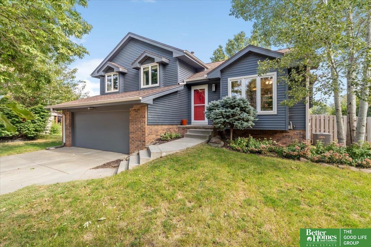 Property Photo:  2905 N 120th Avenue Circle  NE 68164 
