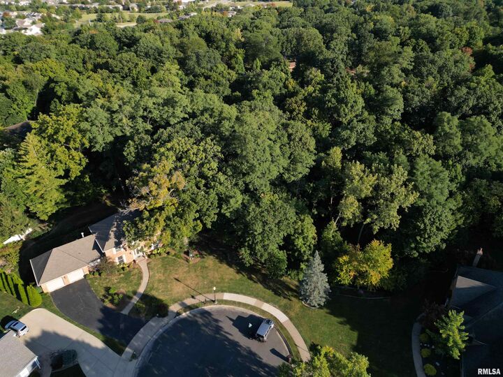 Property Photo:  1203 W Wexford Place  IL 61615 