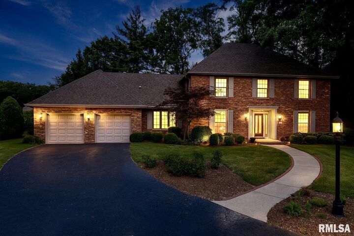 Property Photo: 1203 W Wexford Place IL 61615