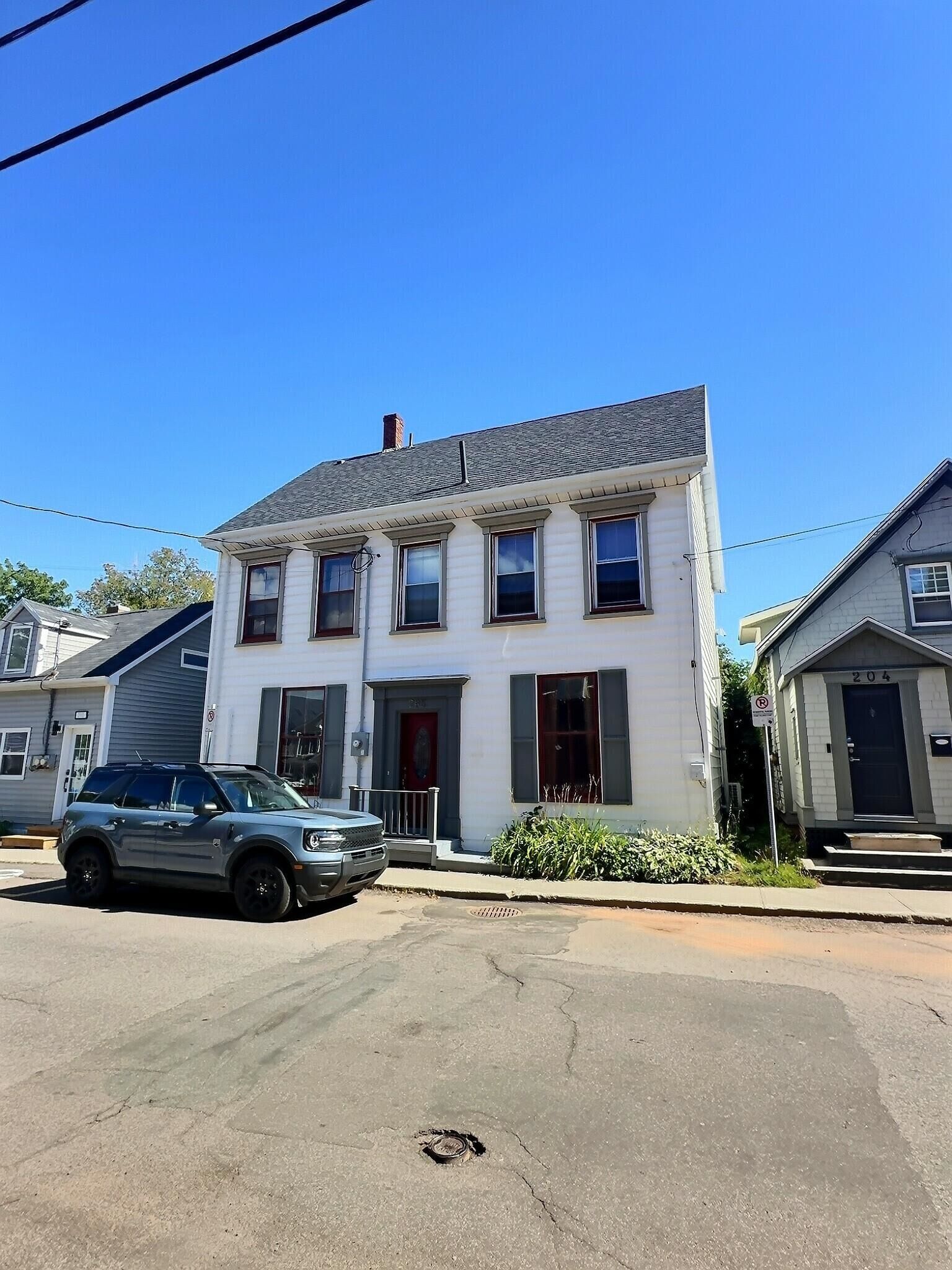 Property Photo: 206 Sydney Street PE C1A 1G8