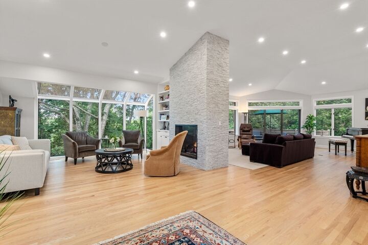 Property Photo:  7 Wainwright Rd 72  MA 01890 