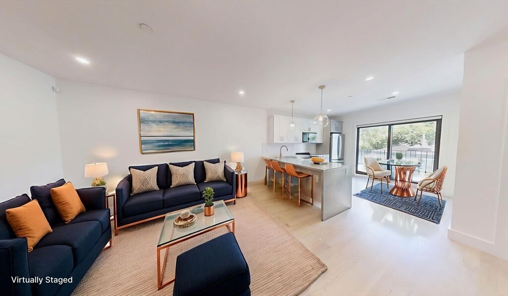 Property Photo:  52 Withington St 7  MA 02124