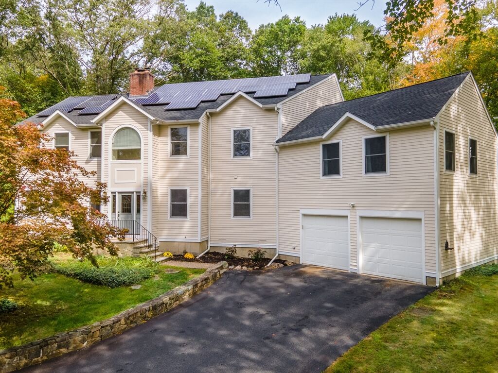 Property Photo:  11 Parsons Way  MA 01760 