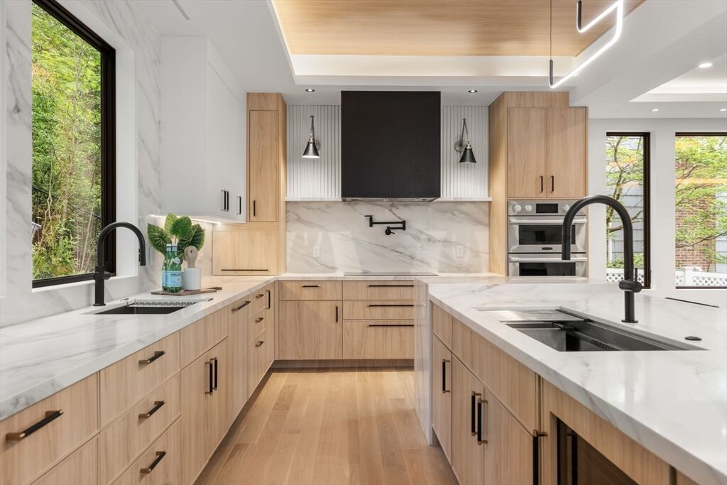 Property Photo:  625 Boylston St  MA 02459 