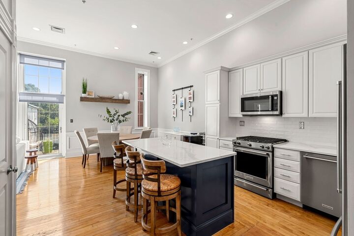 Property Photo: 110 O St 7 MA 02127