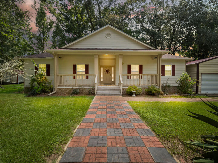 311 1/2 Ellis St  Leesville LA 71446 photo
