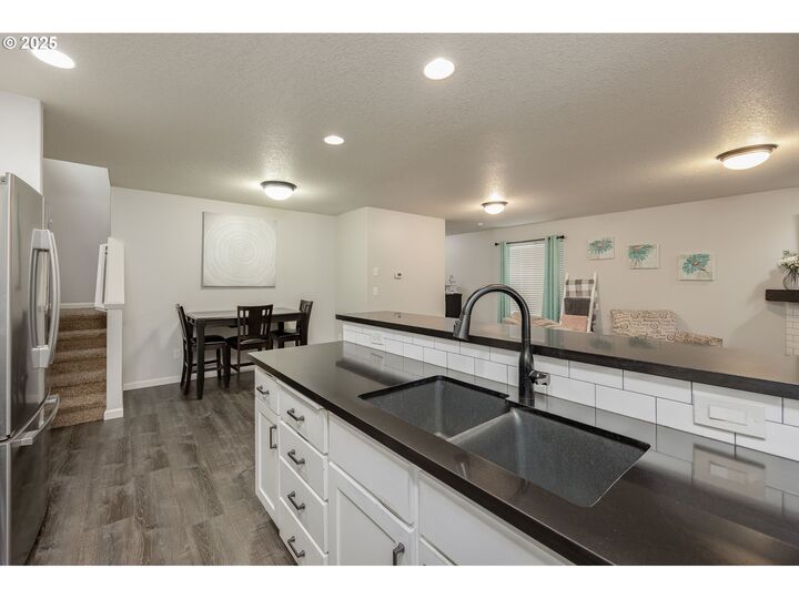 Property Photo:  1106 SE 6th St  WA 98604