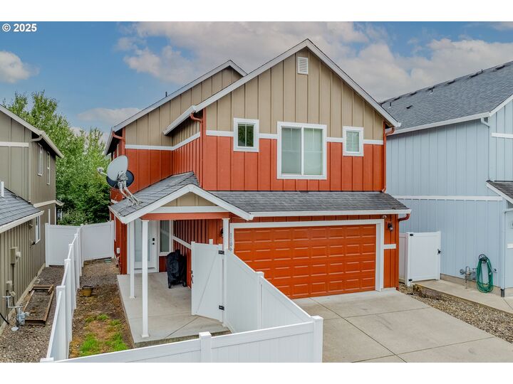 Property Photo:  1106 SE 6th St  WA 98604 