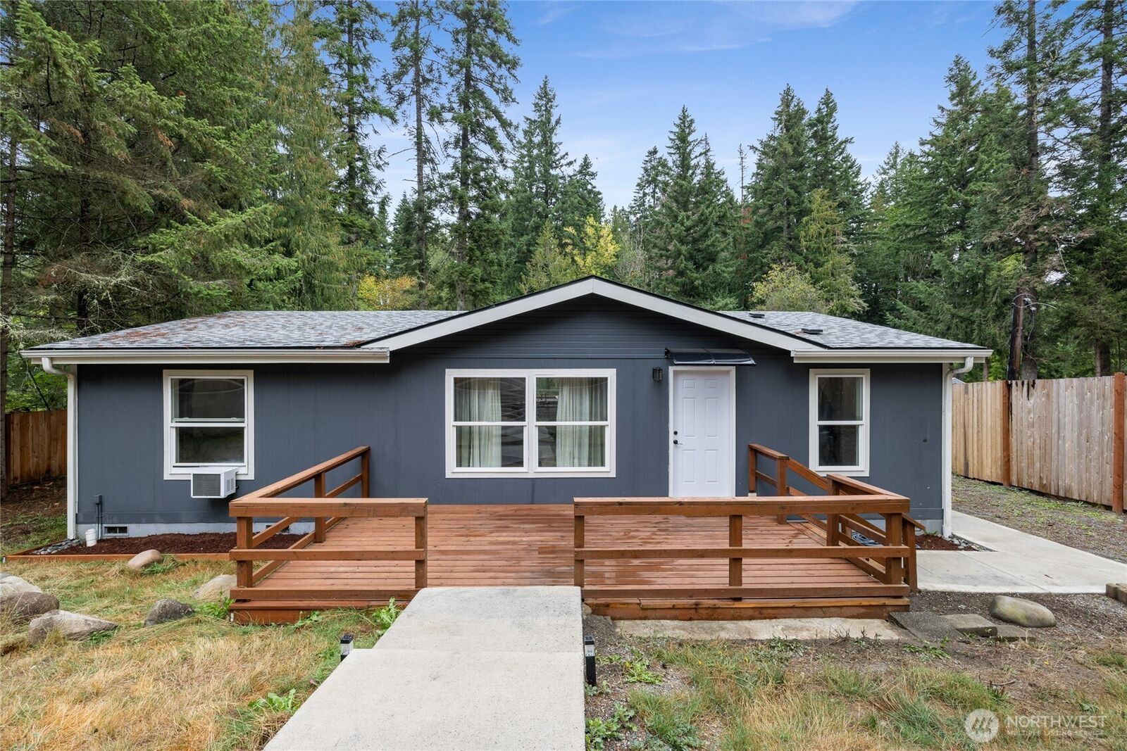 Property Photo: 13906 166th Avenue SE WA 98576