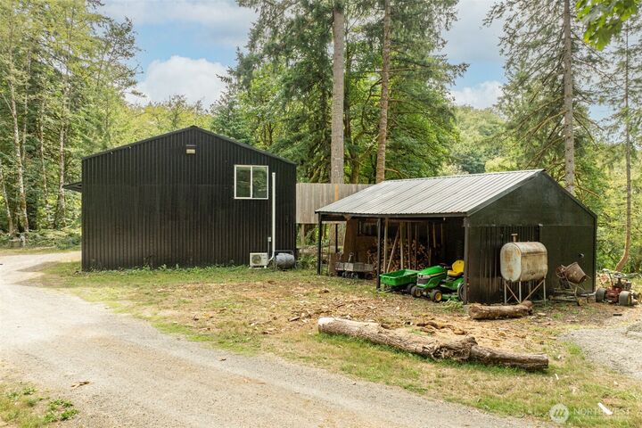 Property Photo: 16501 NE 332nd Street WA 98675