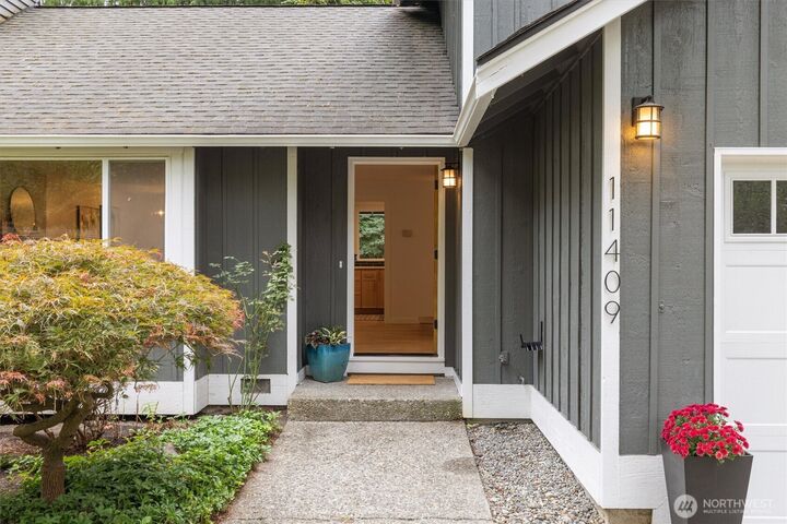 Property Photo: 11409 107th Place NE WA 98033