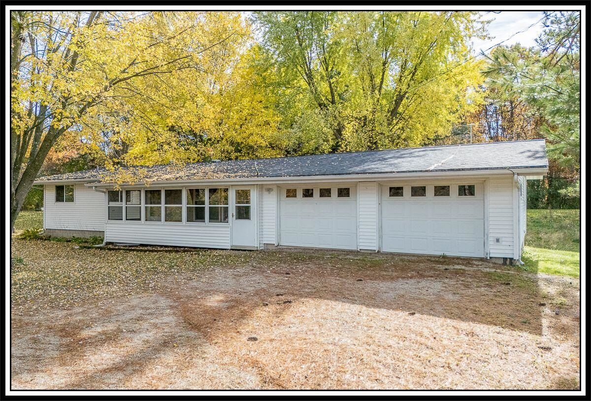 Property Photo:  E1379 Larson Road  WI 54981-7524 