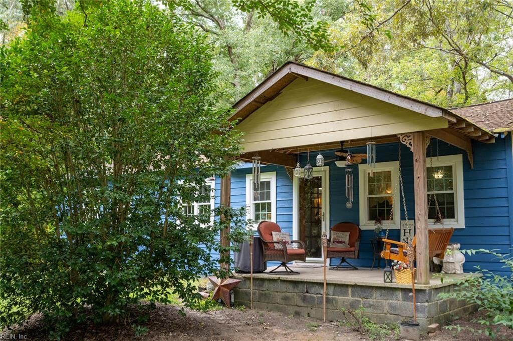 Property Photo:  9809 Old Stage Rd  VA 23168 