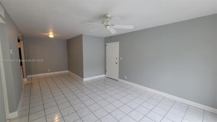 Property Photo: 1 Jacaranda Country Club Dr 104 FL 33324