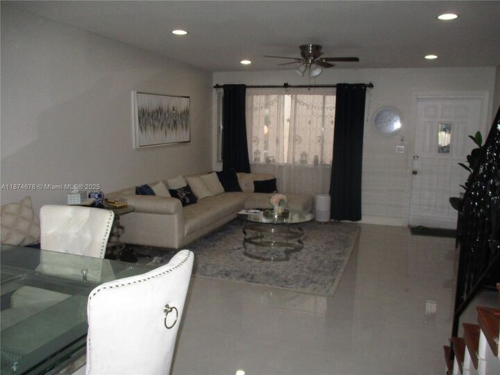 Property Photo: 2831 Pierce St 205 FL 33020