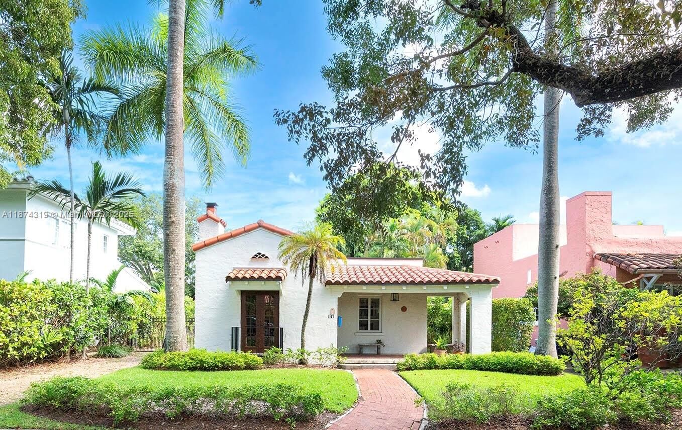 Property Photo:  1137 Obispo Ave  FL 33134 