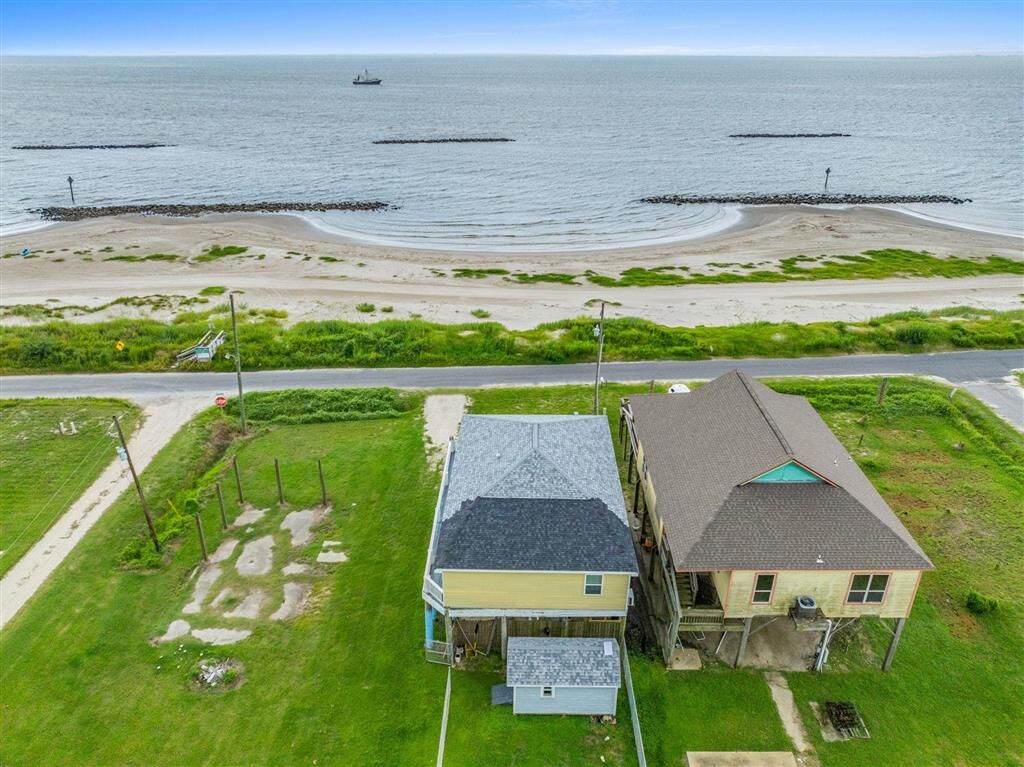 Property Photo:  122 Beach Boulevard  LA 70631 
