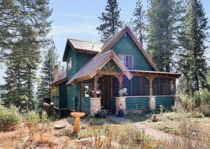 Property Photo:  17820 N Forest Ln  WA 99025 