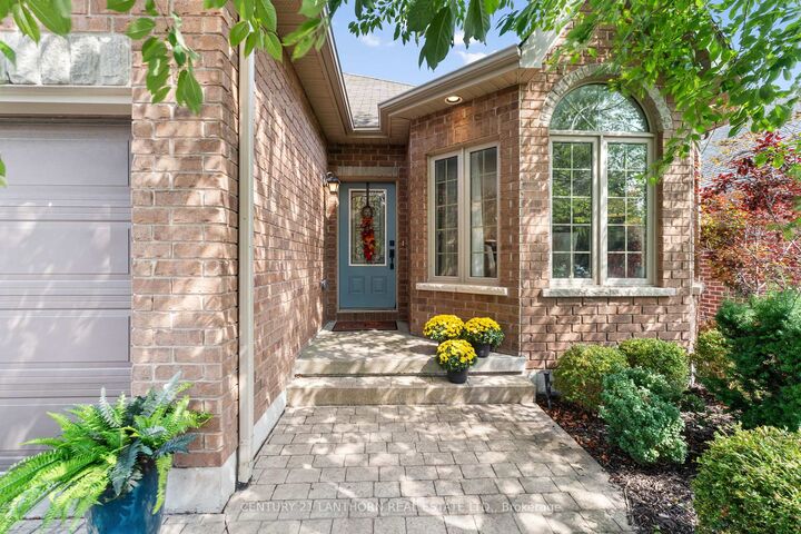 Property Photo:  18 McDougall Drive  ON K8N 4Z5