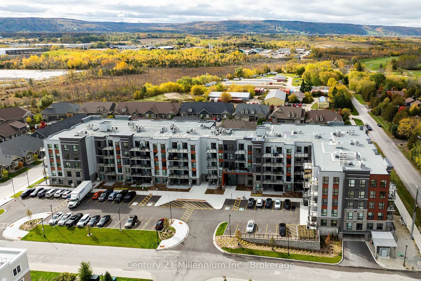 Property Photo: 4 Kimberly Lane 217 ON L9Y 5T6