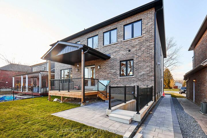 Photo de la propriété:  2955D Seabreeze Road  ON L1S 1X6