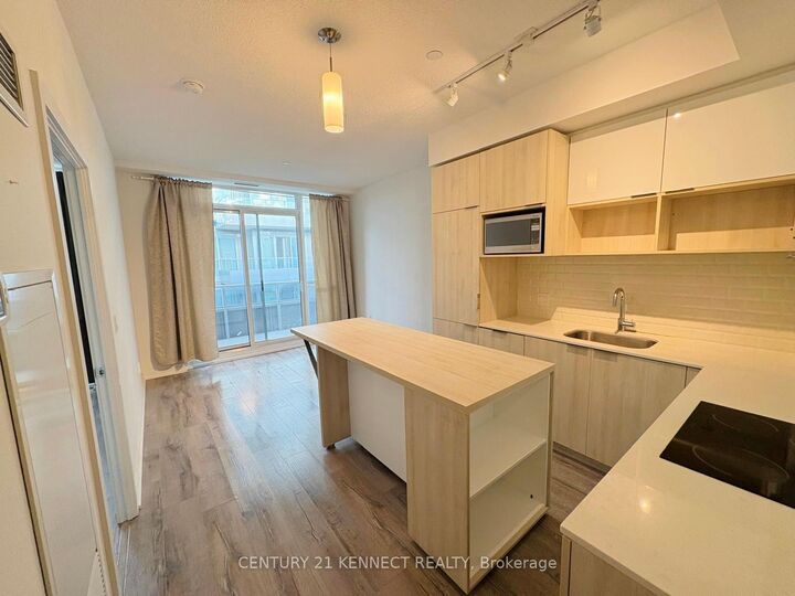 Property Photo:  52 Forest Manor Road 613  ON M2J 0E2 