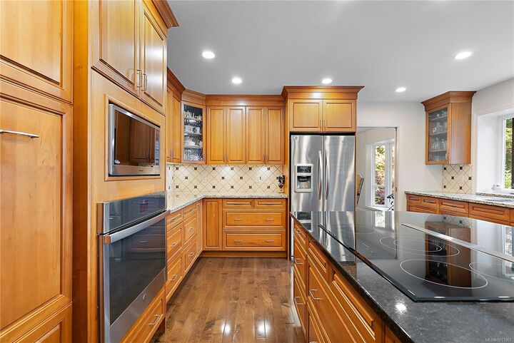 Property Photo: 1661 Lands End Rd BC V8L 5L5