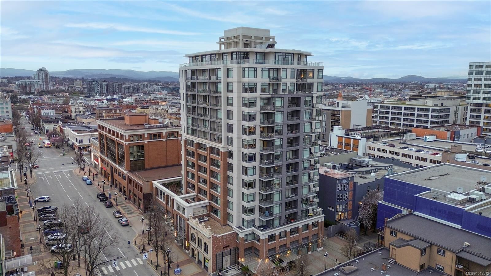 Property Photo: 728 Yates St 1404 BC V8W 0C8
