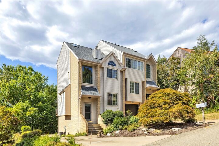 Property Photo: 48B Bethany Drive 48B PA 15215