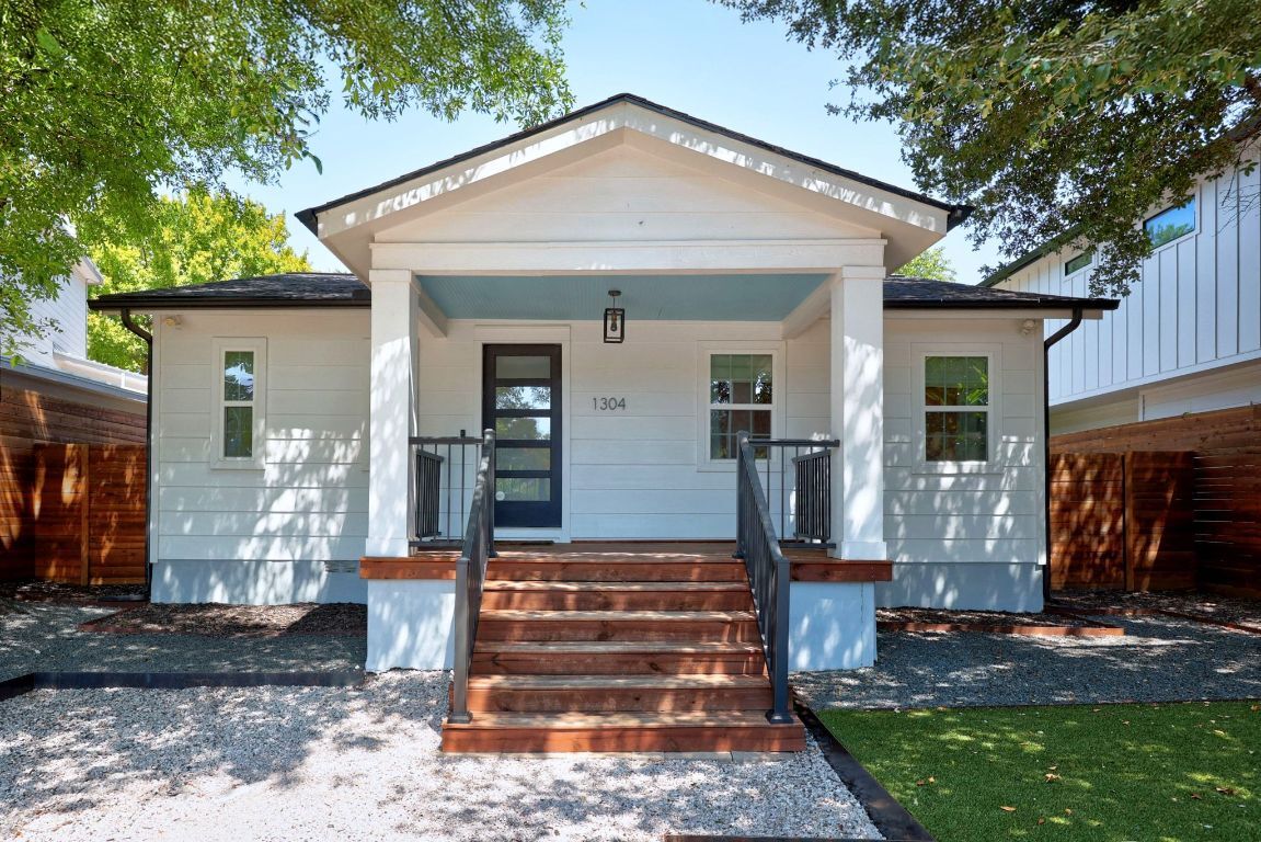 Property Photo: 1304 E 3rd Street A TX 78702