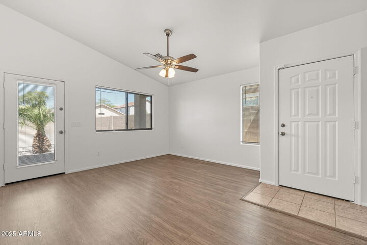 Property Photo: 1292 W Matthews Drive AZ 85143