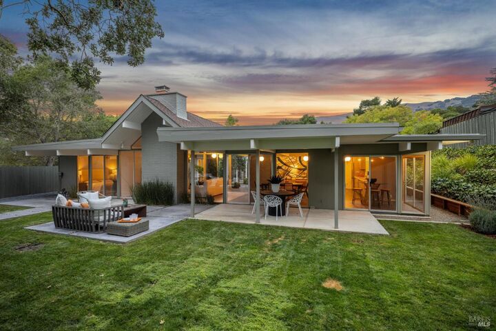 100 Mount Lyell Drive  San Rafael CA 94903 photo