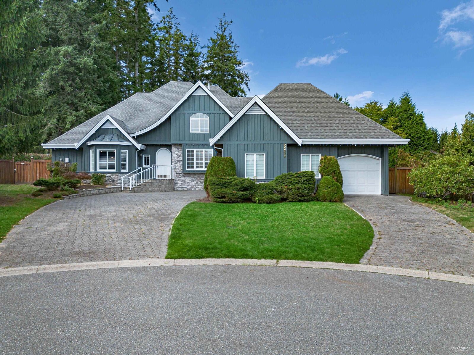 Property Photo:  2233 134 Street  BC V4A 9T9 
