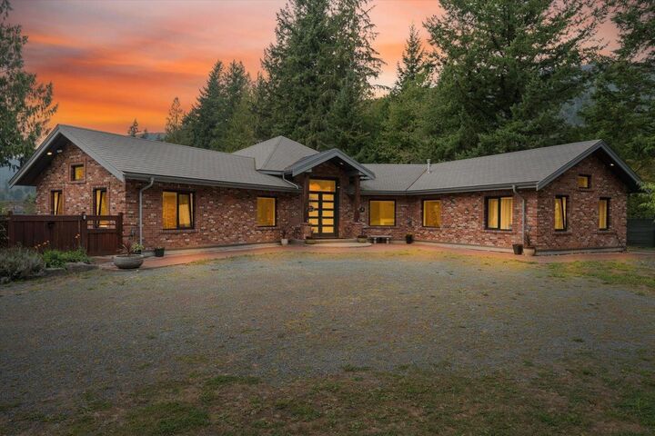 Property Photo: 1185 Columbia Valley Road BC V2R 4X6