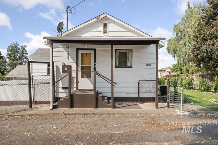 Property Photo:  3822 15th St  ID 83501 