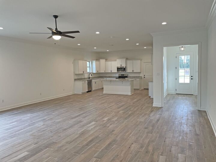 Property Photo:  449 Rue Des Affaires  LA 70364 