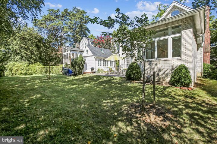 Property Photo:  2928 Ellicott Street NW  DC 20008 