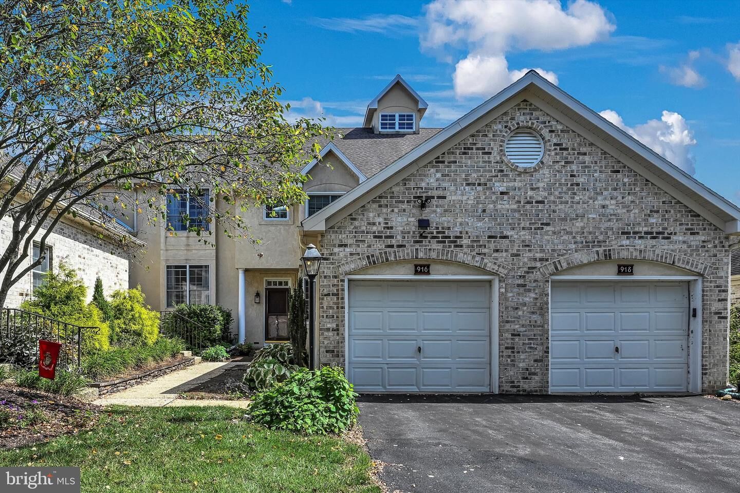 Property Photo:  916 Rivergate Court  PA 17551 