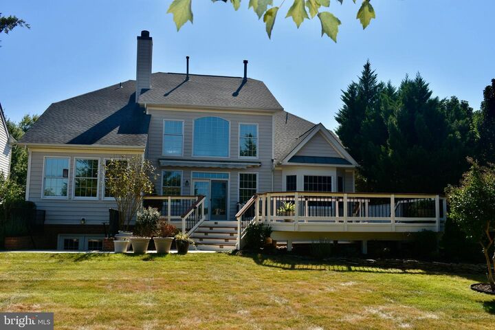 Property Photo:  15295 Golf View Drive  VA 20169 