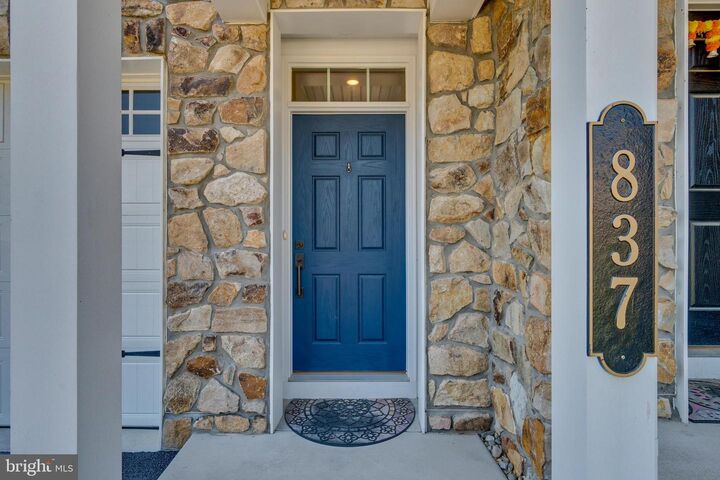 Property Photo: 837 Stonecliffe Road PA 19355