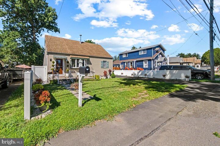 Property Photo:  932 Wyoming Avenue  PA 19021