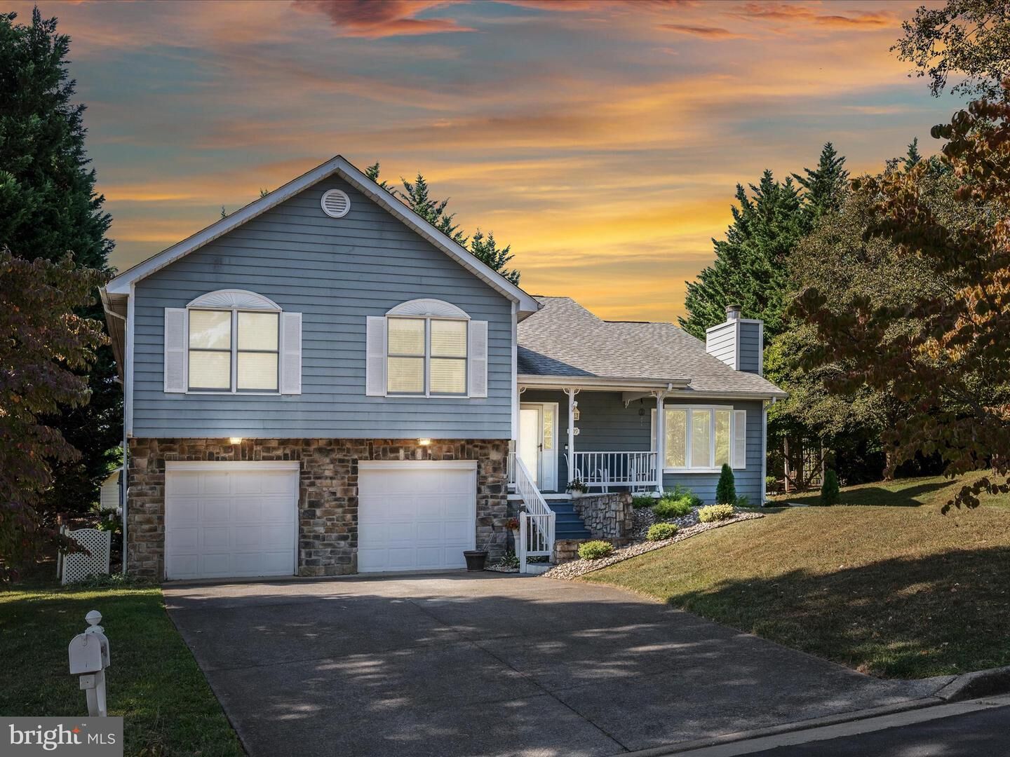 Property Photo: 609 Crystal Court VA 22601