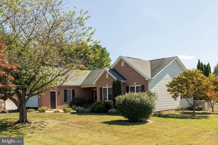 Property Photo: 2808 Saratoga Drive VA 22601