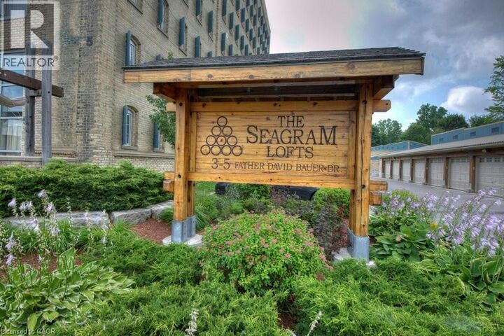 Property Photo:  5 Father David Bauer Drive 408  ON N2L 6M2