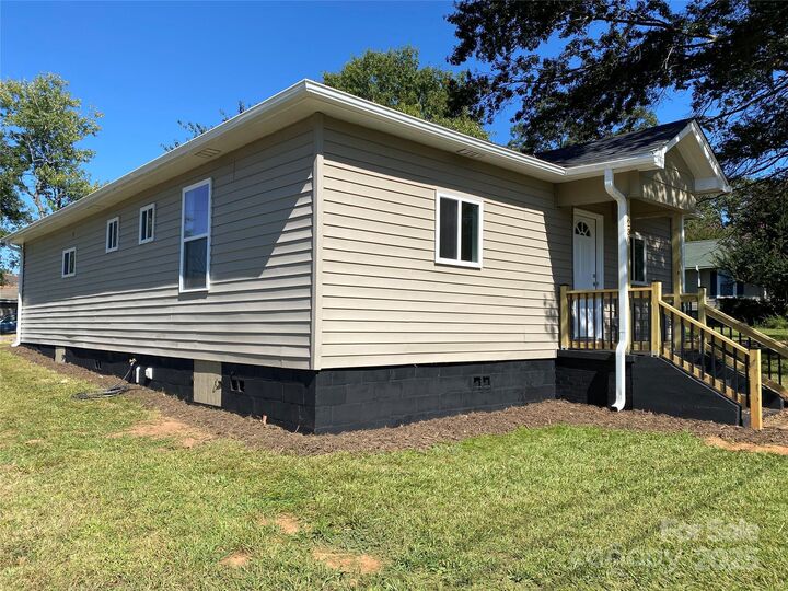 Property Photo:  230 McArthur Street  NC 28043 