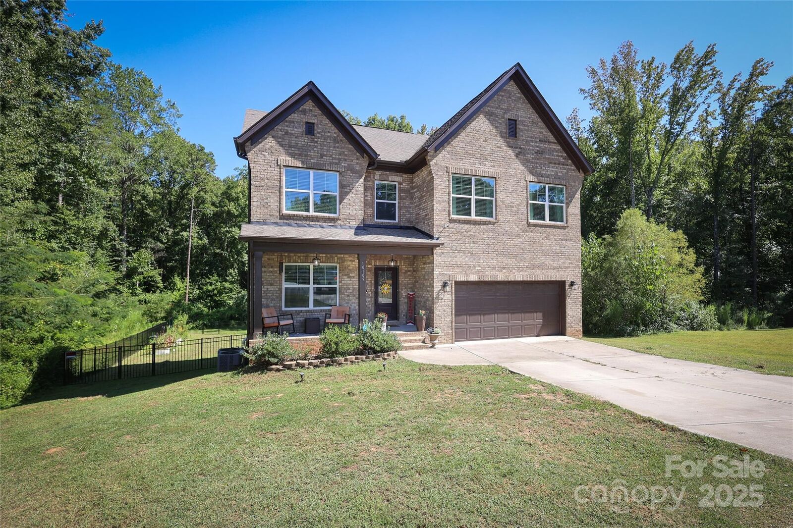 Property Photo: 10105 Greenwood Court 27 NC 28215