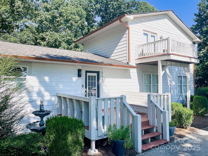 Property Photo: 555 Laurel Cove Road NC 28677